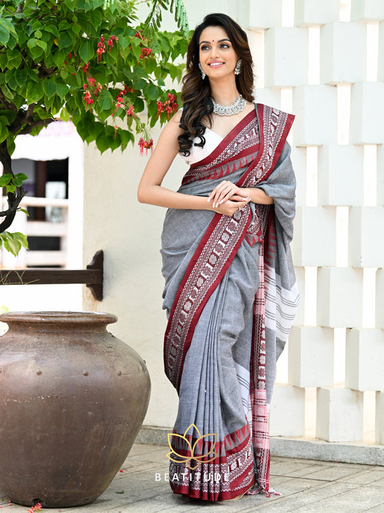Buy online Grey Cotton Saree With Blouse from ethnic wear for Women by  Charukriti for ₹1939 at 35% off | 2024 Limeroad.com