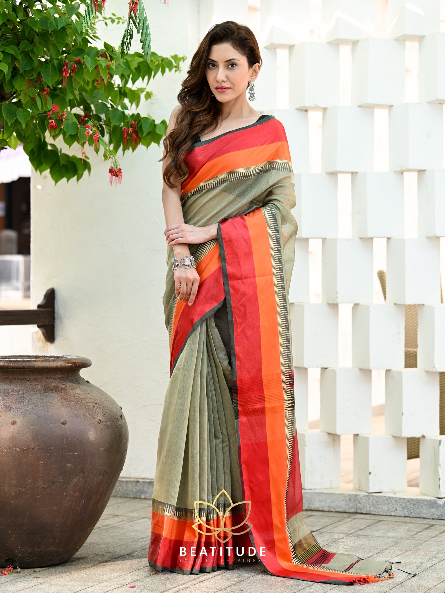 paarijaatham Casual Grey Red Handloom Bengal Cotton Saree, With Blouse  Piece at Rs 2000 in Nagercoil