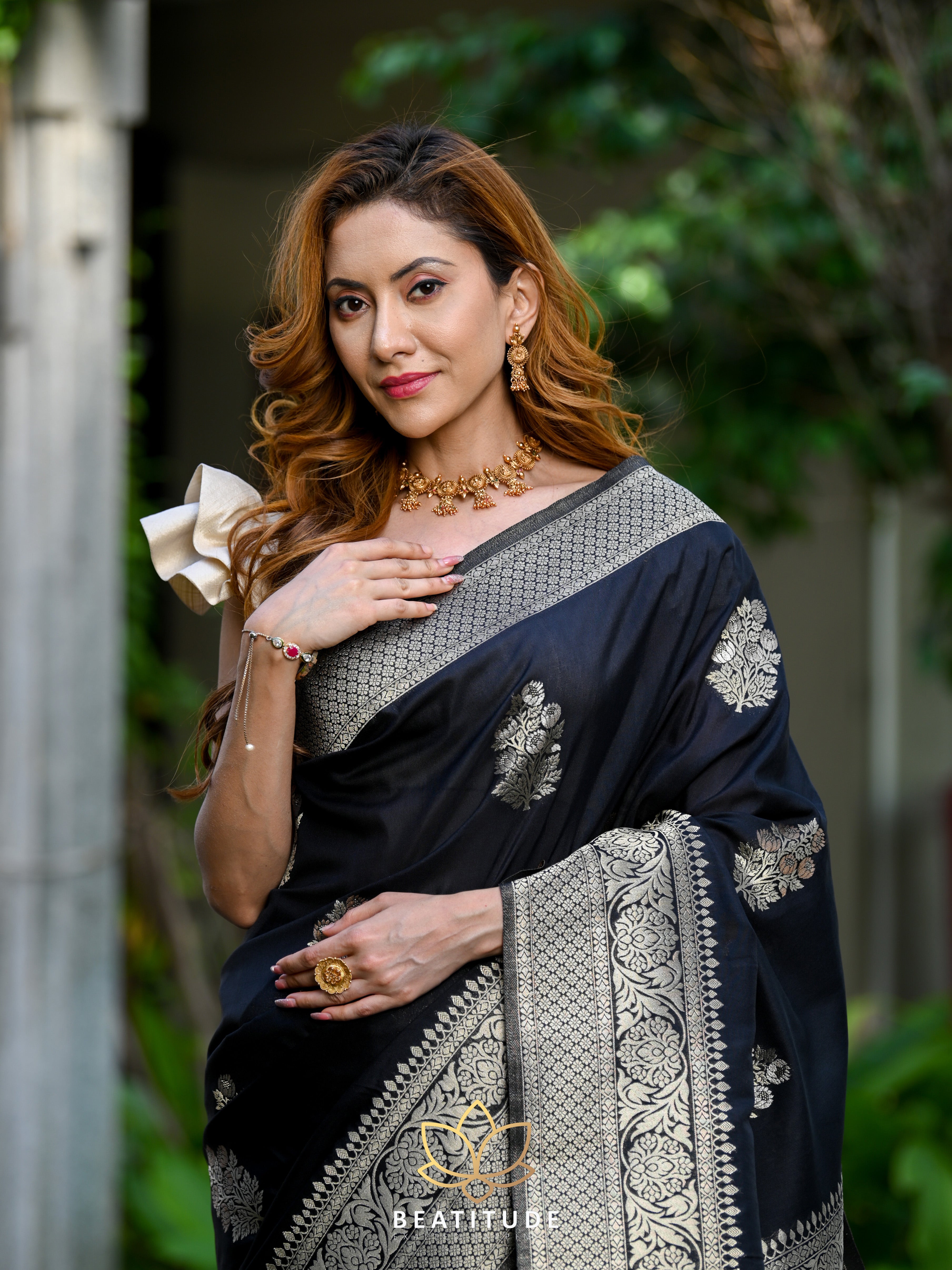 Black Banarasi Silk Saree With Woven Border Latest 4770SR19