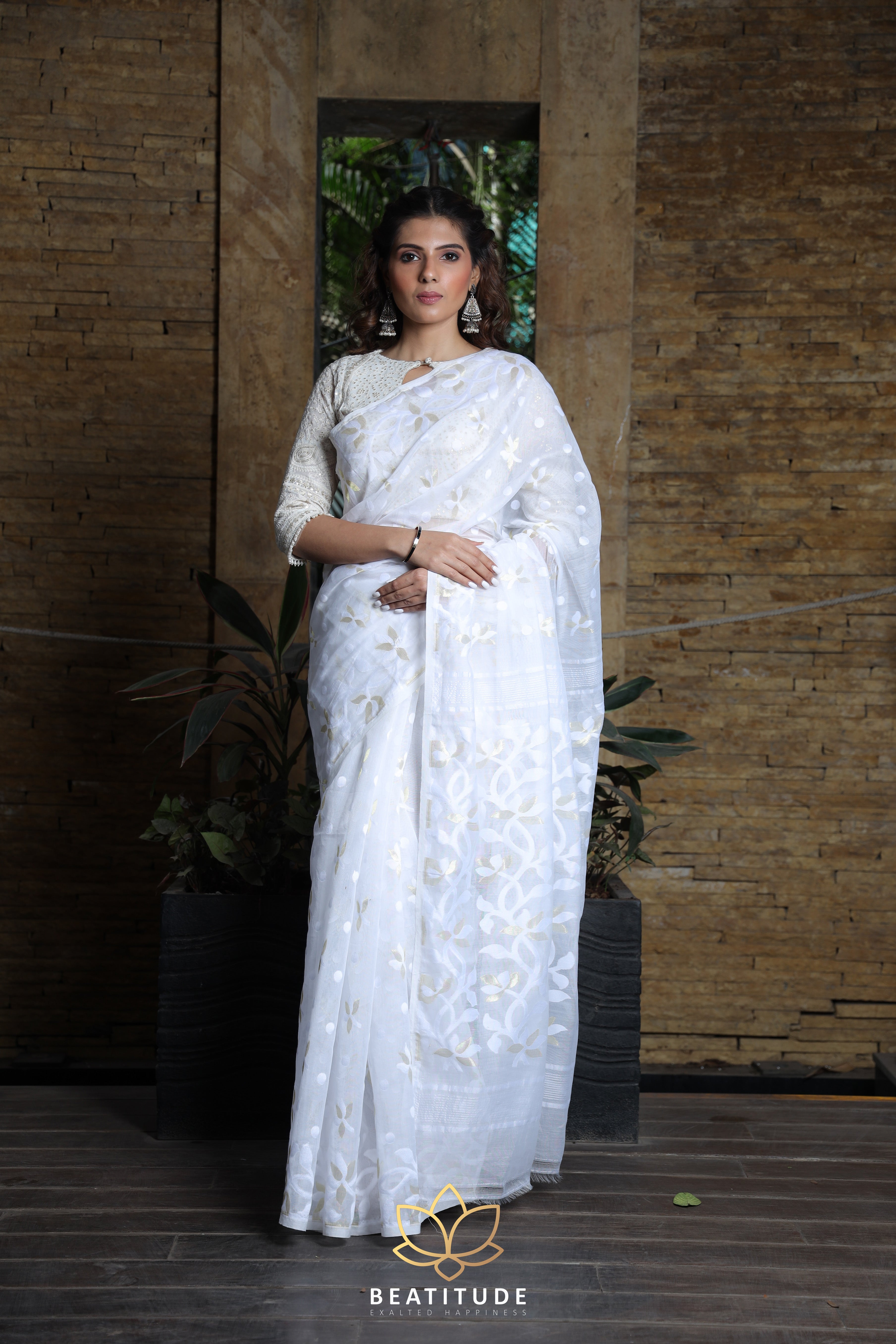 Woven Soft Cotton silk Colour Dhakai Jamdani Saree. (White) - Aishani  collection