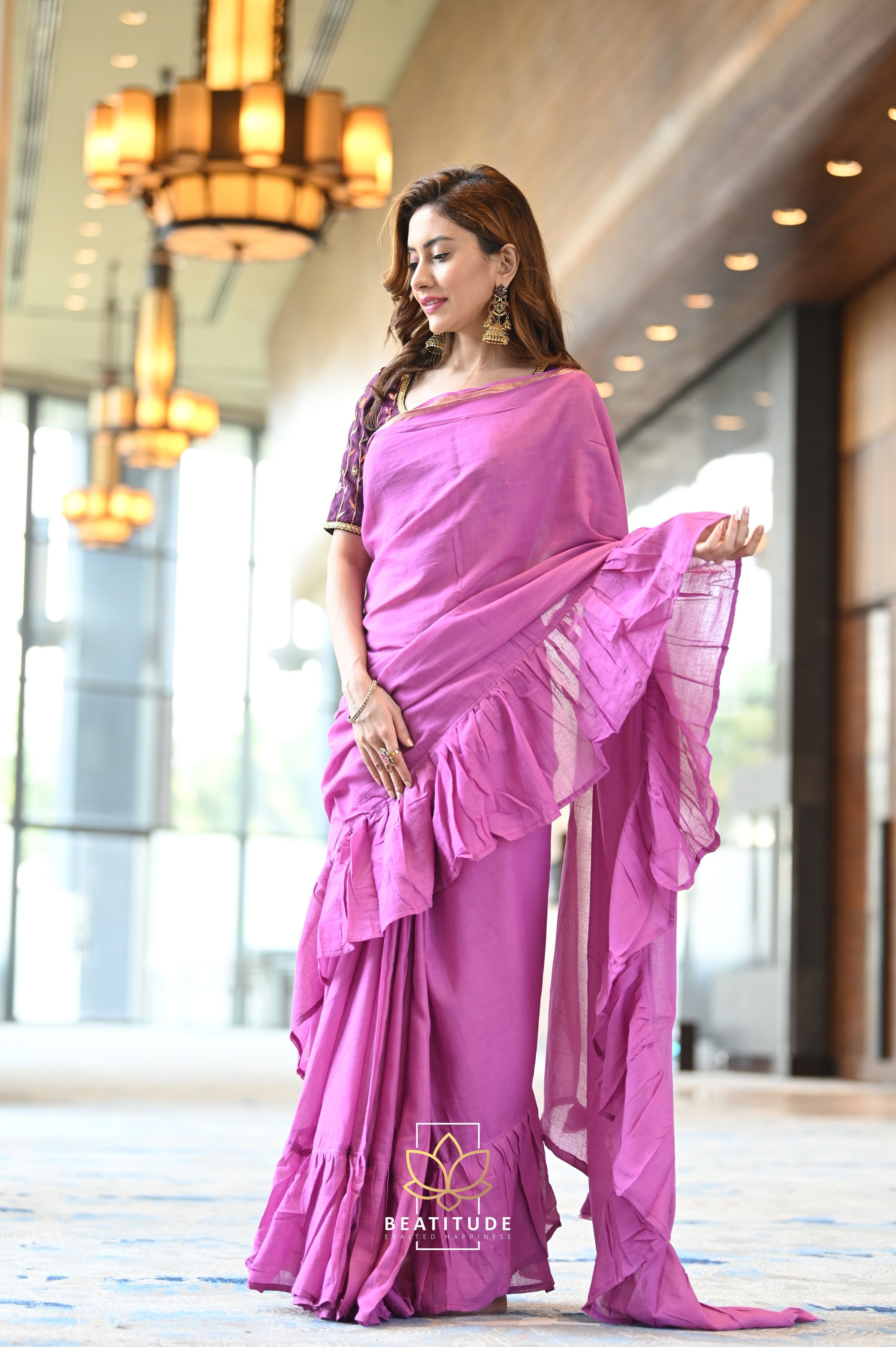 Fashion faceoff! Esha Gupta or Chitrangda Singh: Who rocked purple ruffled  saree better? | Hindi Movie News - Times of India