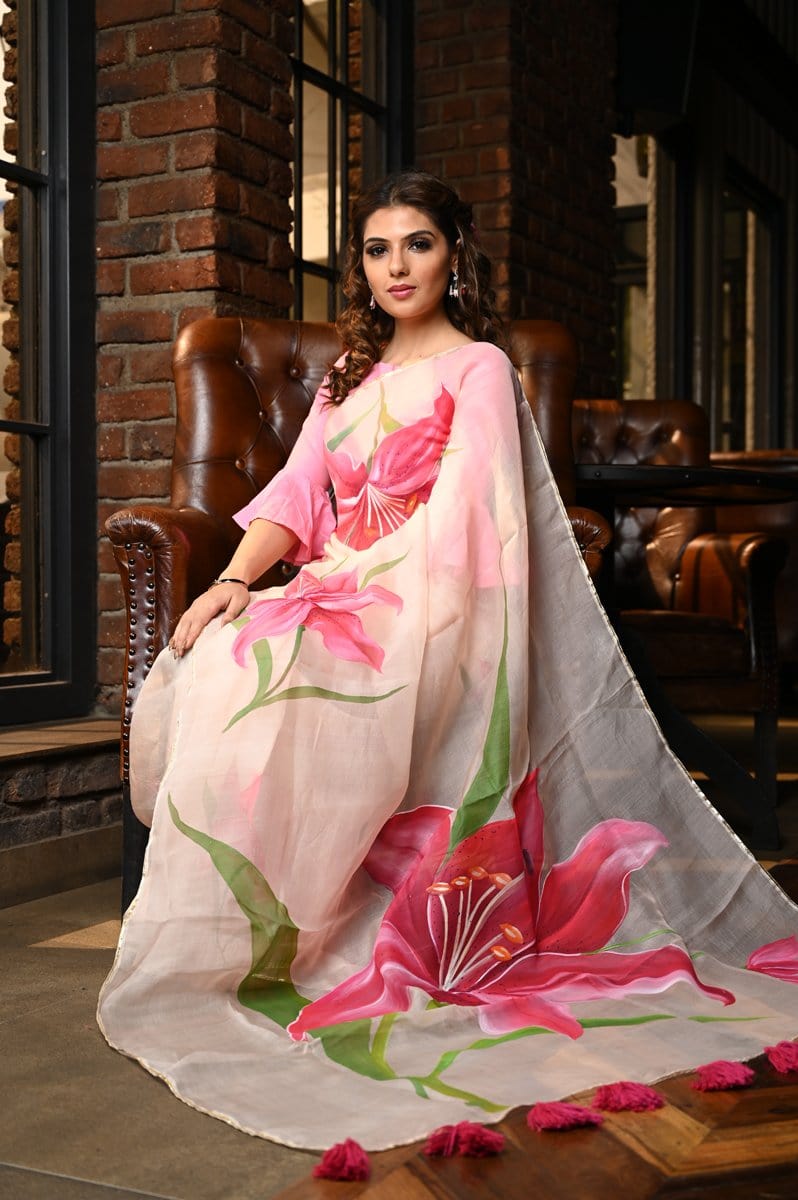 Trending Hand-Painted Sarees That Are Fresh, Chic & Elegant For Winter  Weddings! | WeddingBazaar